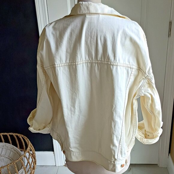 NWOT! FREE PEOPLE DISTRESSED DENIM TRUCKER JACKET - Picture 8 of 8